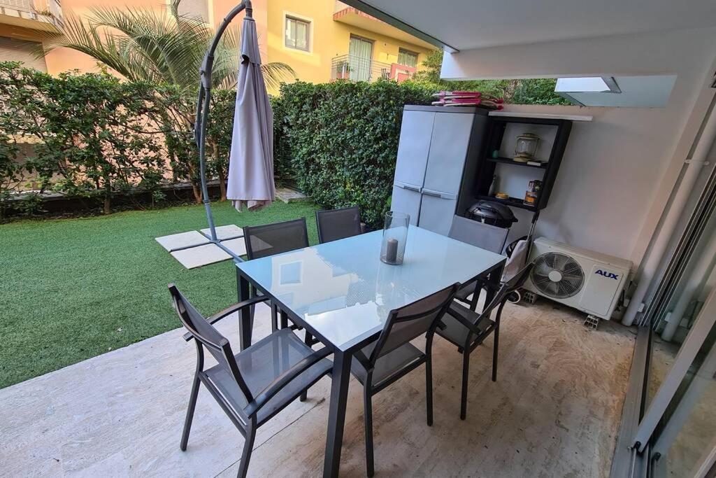 Le Lodge, T2 Classe 3 Etoiles Avec Jardin, Parking, Piscine & Mer A 2 Pas Menton Exterior foto