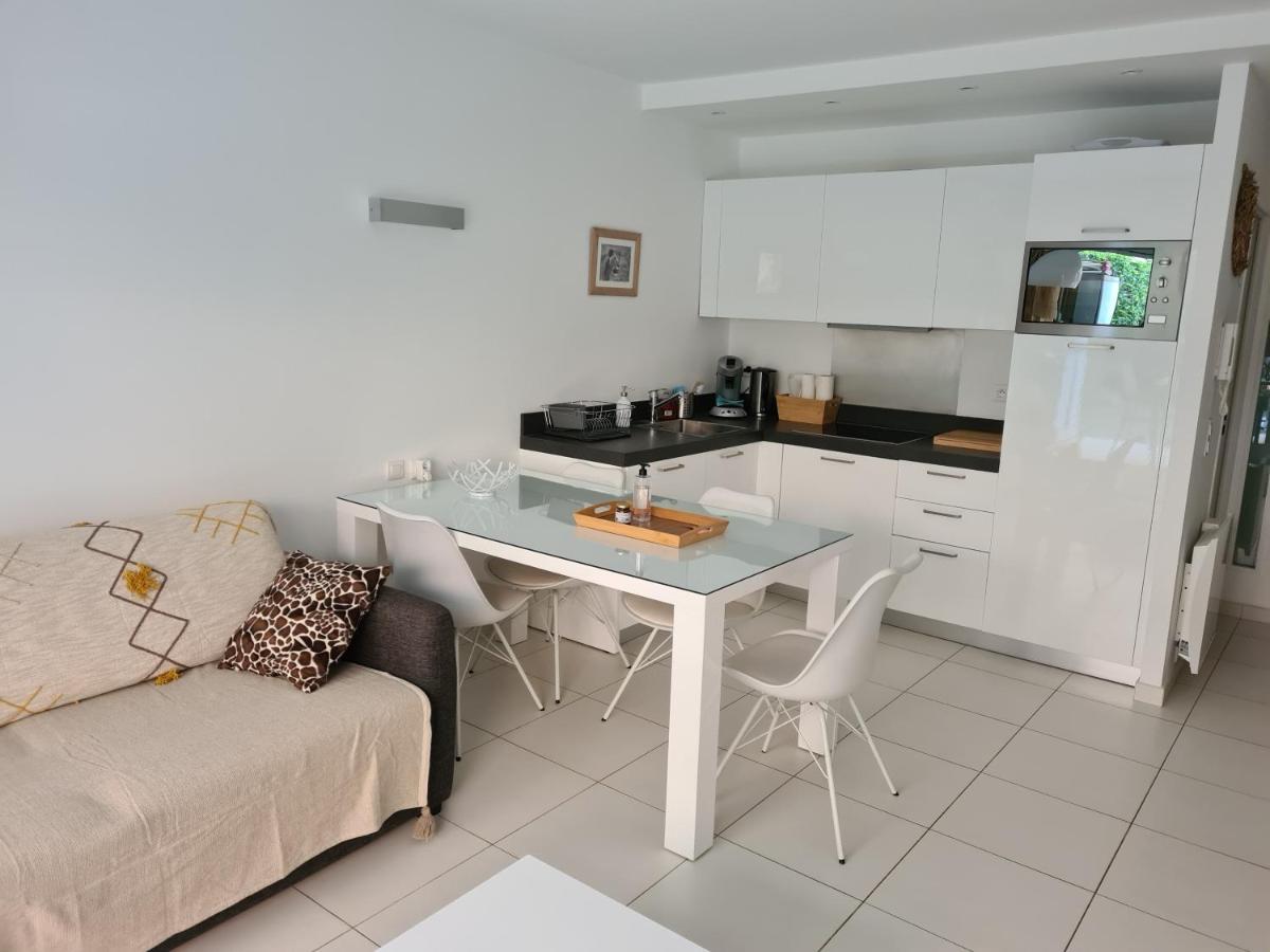 Le Lodge, T2 Classe 3 Etoiles Avec Jardin, Parking, Piscine & Mer A 2 Pas Menton Exterior foto