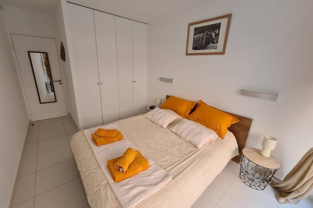 Le Lodge, T2 Classe 3 Etoiles Avec Jardin, Parking, Piscine & Mer A 2 Pas Menton Exterior foto