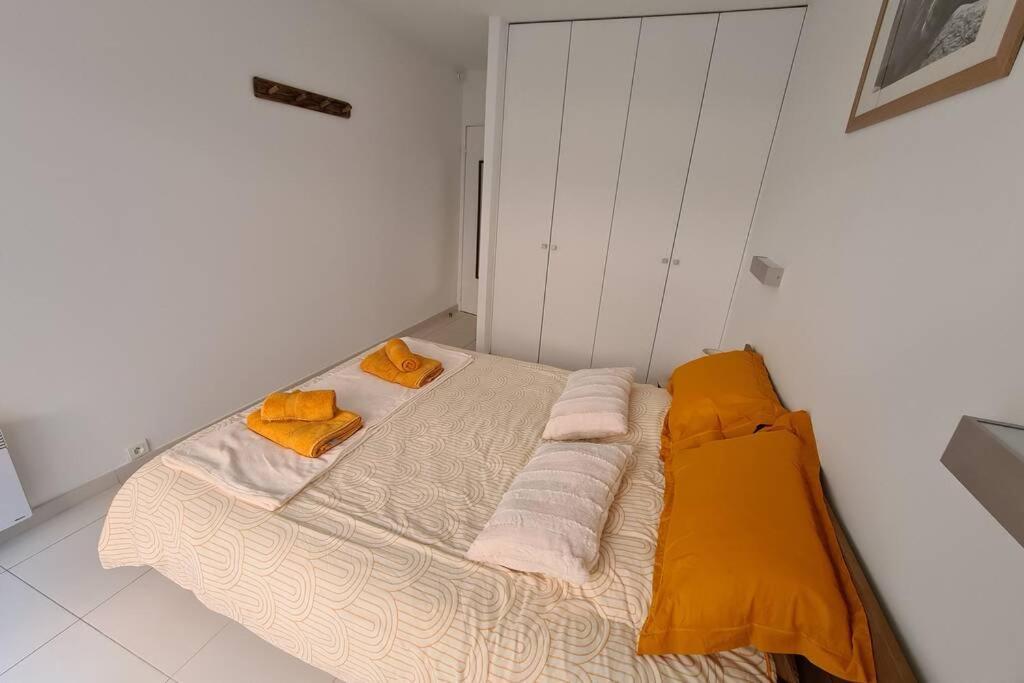 Le Lodge, T2 Classe 3 Etoiles Avec Jardin, Parking, Piscine & Mer A 2 Pas Menton Exterior foto